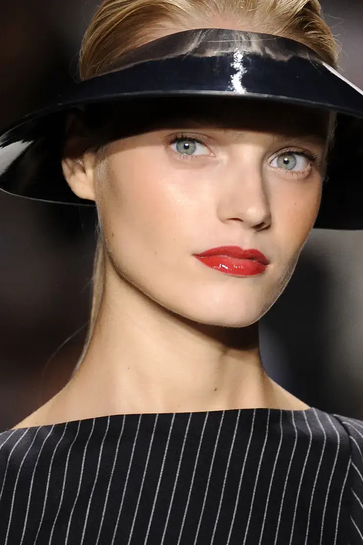 Anna Jagodzinska: Timeless Beauty Embraces Fashion’s Edge