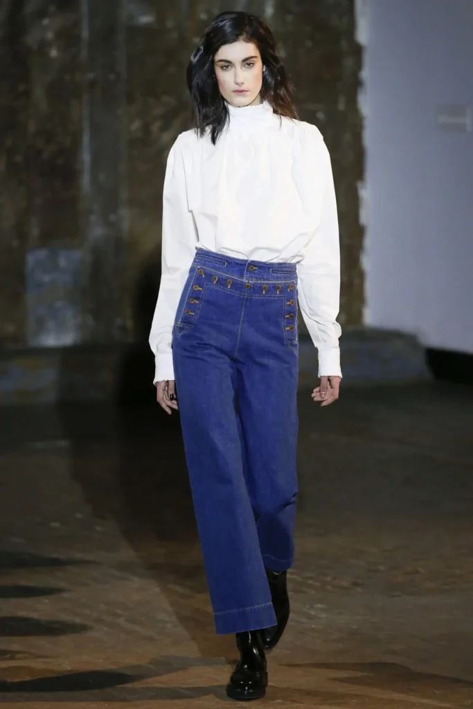 Classic Revival: White Blouse and High-Waisted Jeans