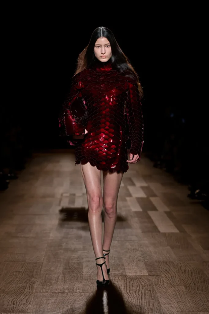 mannequin defile milan emerging brand